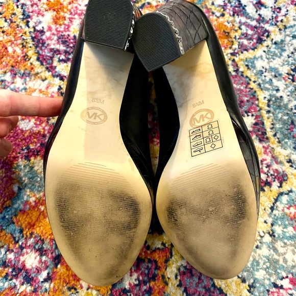 Michael Kors Sabrina Platform leather almond toe pumps -black size 8&1/2 - Picture 10 of 12